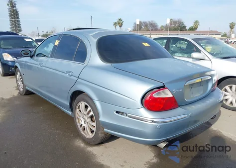2003 Jaguar S-Type 4.2L V8 from USA, damaged, VIN SAJEA01U93HM82124